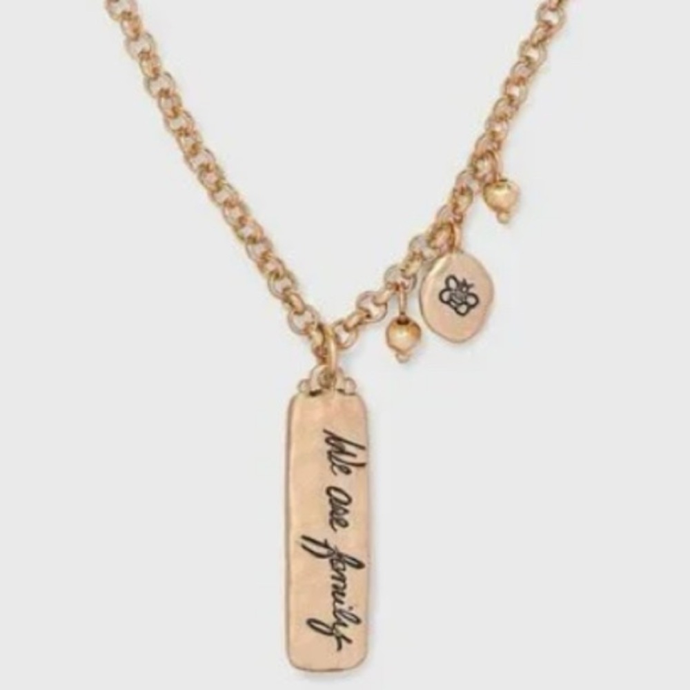 Bella Uno Bellissima 18” Necklace “We Are Family” Gold Tone